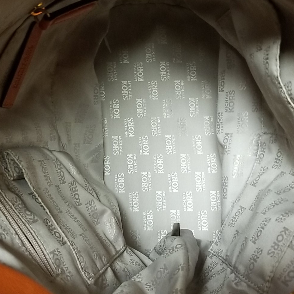 Michael Kors Bucket - Picture 8 of 16